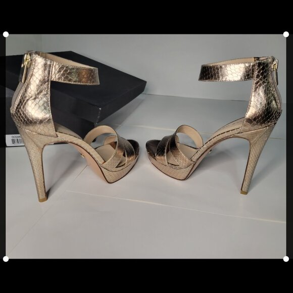 NWT Pelle Moda Ocean Platform Sandal in Platinum Brushed Snake,  Size 7 - Picture 4 of 16